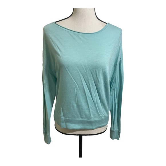 Vince crop style long sleeve Pima Cotton. Size X-Small. Light green - Picture 7 of 11